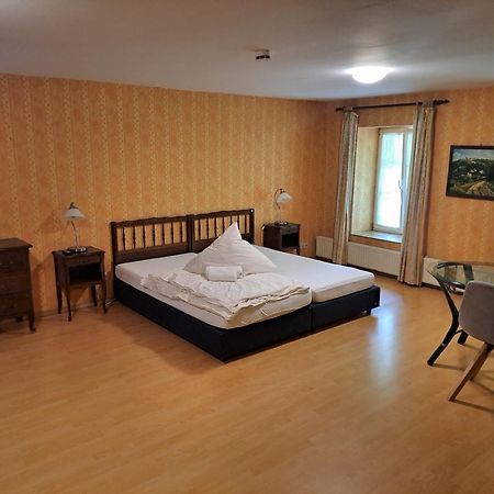 סארלואי Hotel Restaurant El Greco Bei Der Taffingsmuehle חדר תמונה