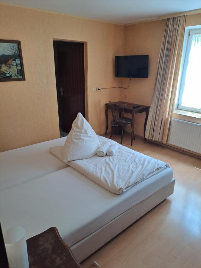 סארלואי Hotel Restaurant El Greco Bei Der Taffingsmuehle חדר תמונה